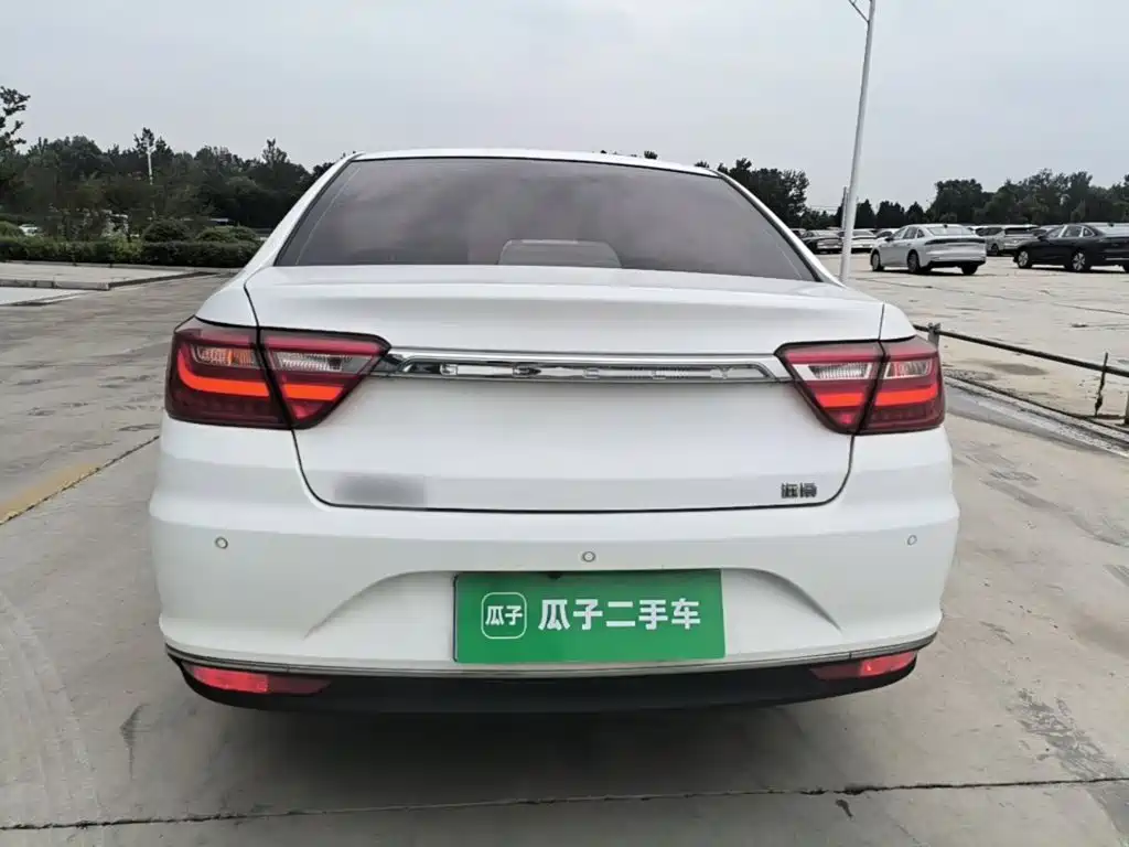 Фото 6 - Geely Vision