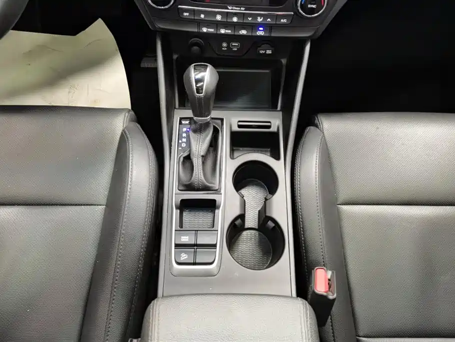 Hyundai Tucson 2018 1.6T DCT 2WD 15th Anniversary Special Edition фото 16