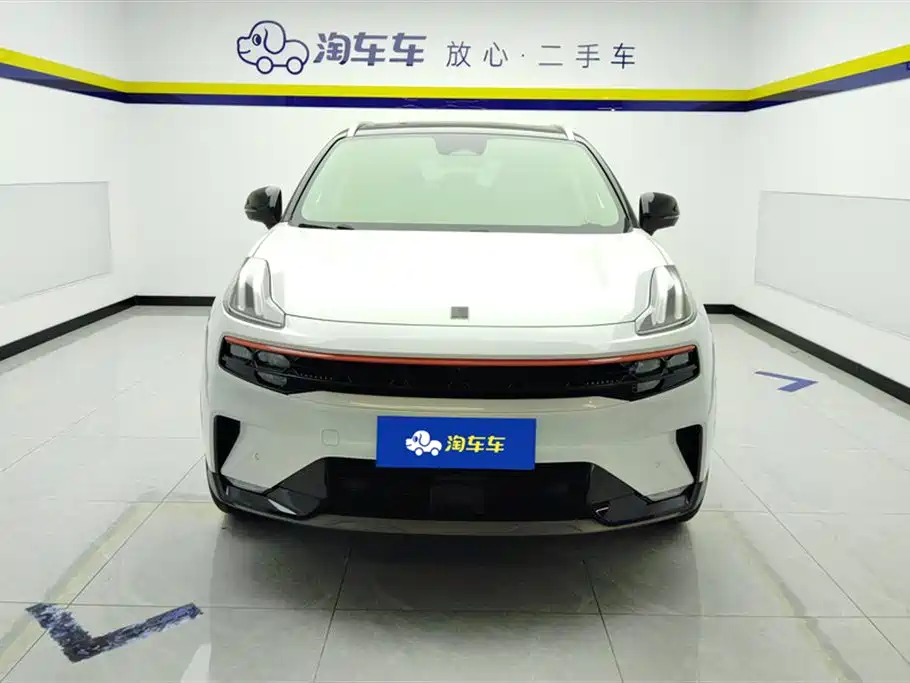 Lynk & Co 06 2020 1.5T Halo фото 2