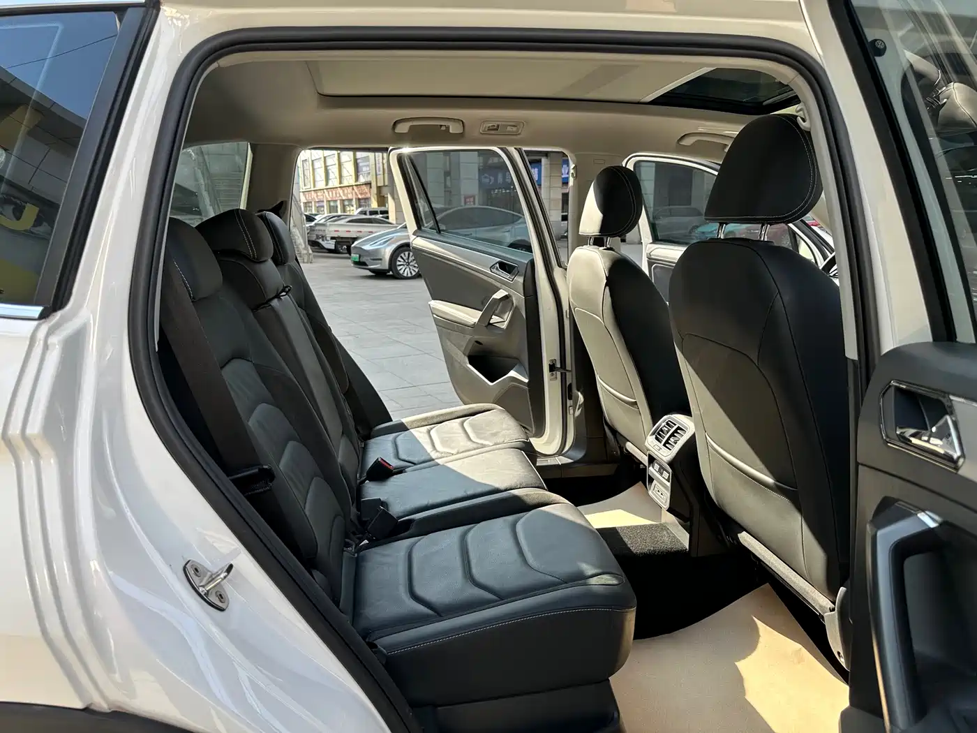 Volkswagen Tiguan L 2019 330TSI Automatic 2WD Smart Luxury Edition China VI фото 13