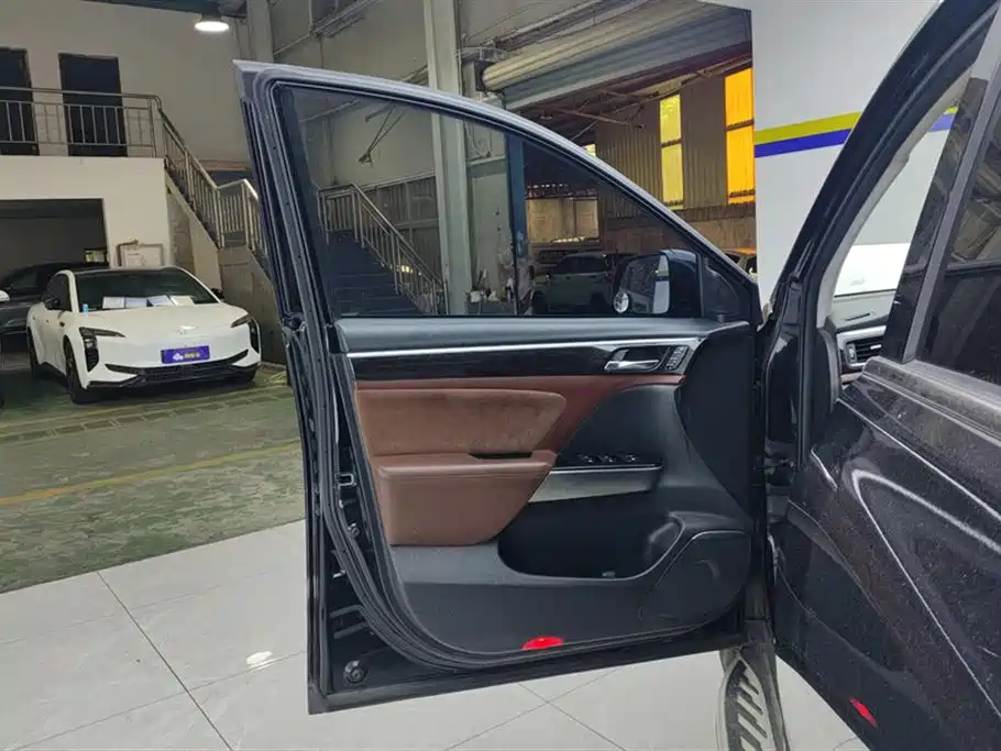 GAC Trumpchi Trumpchi GS8 2017 320T 2WD Luxury Smart Connect (7-seater) фото 7