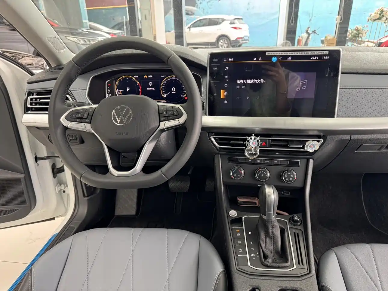 Volkswagen Lavida 2024 Model 1.5L Automatic Starlight 5 Million Edition фото 5