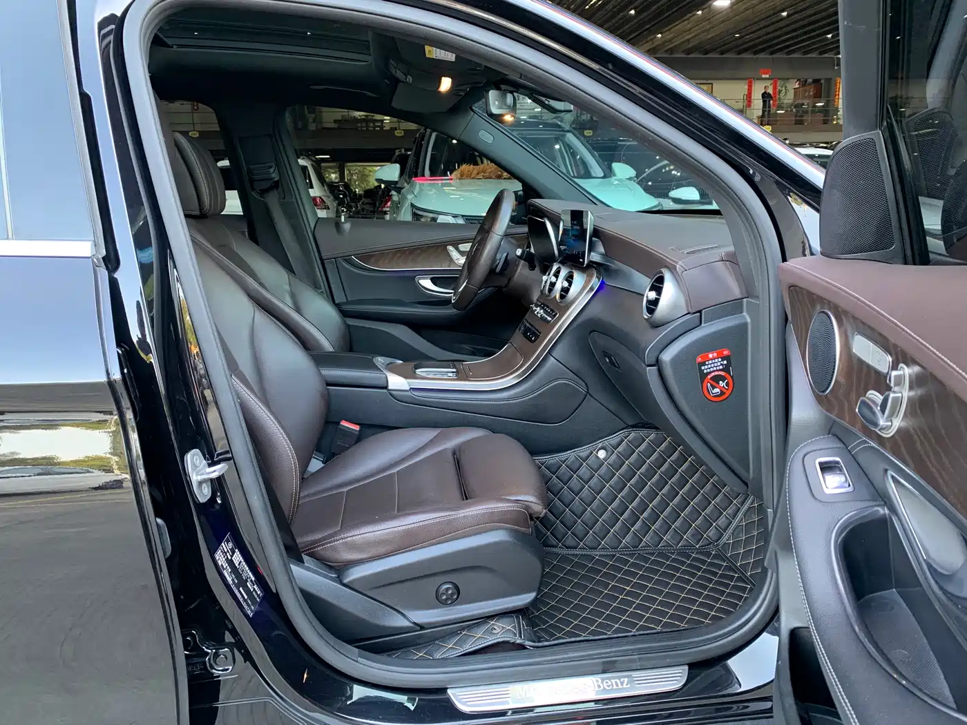 Mercedes-Benz GLC 2020 Facelift GLC 260 L 4MATIC Luxury фото 12
