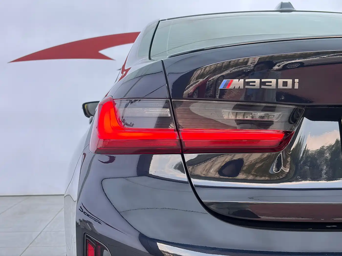 BMW 3 Series 2024 330i M Sport Shadowline Package фото 19