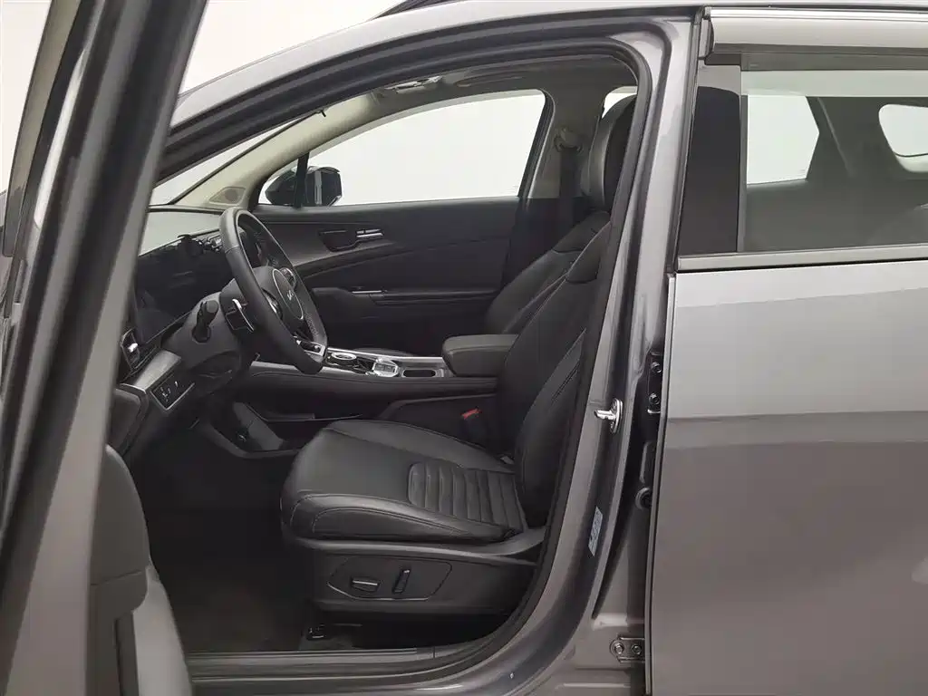 Kia Sportage 2023 2.0T 2WD Premium Edition фото 10
