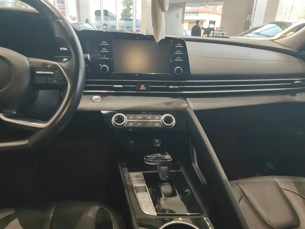 Hyundai Elantra 2021 1.5L CVT GLX Elite Edition фото 13