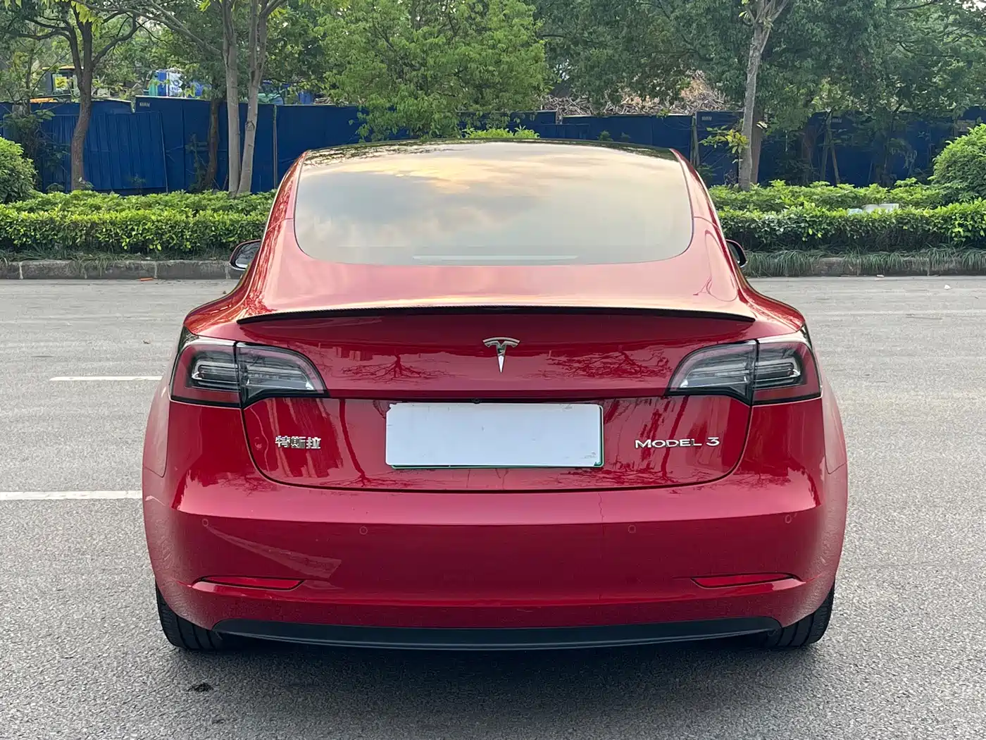 TESLA MODEL 3