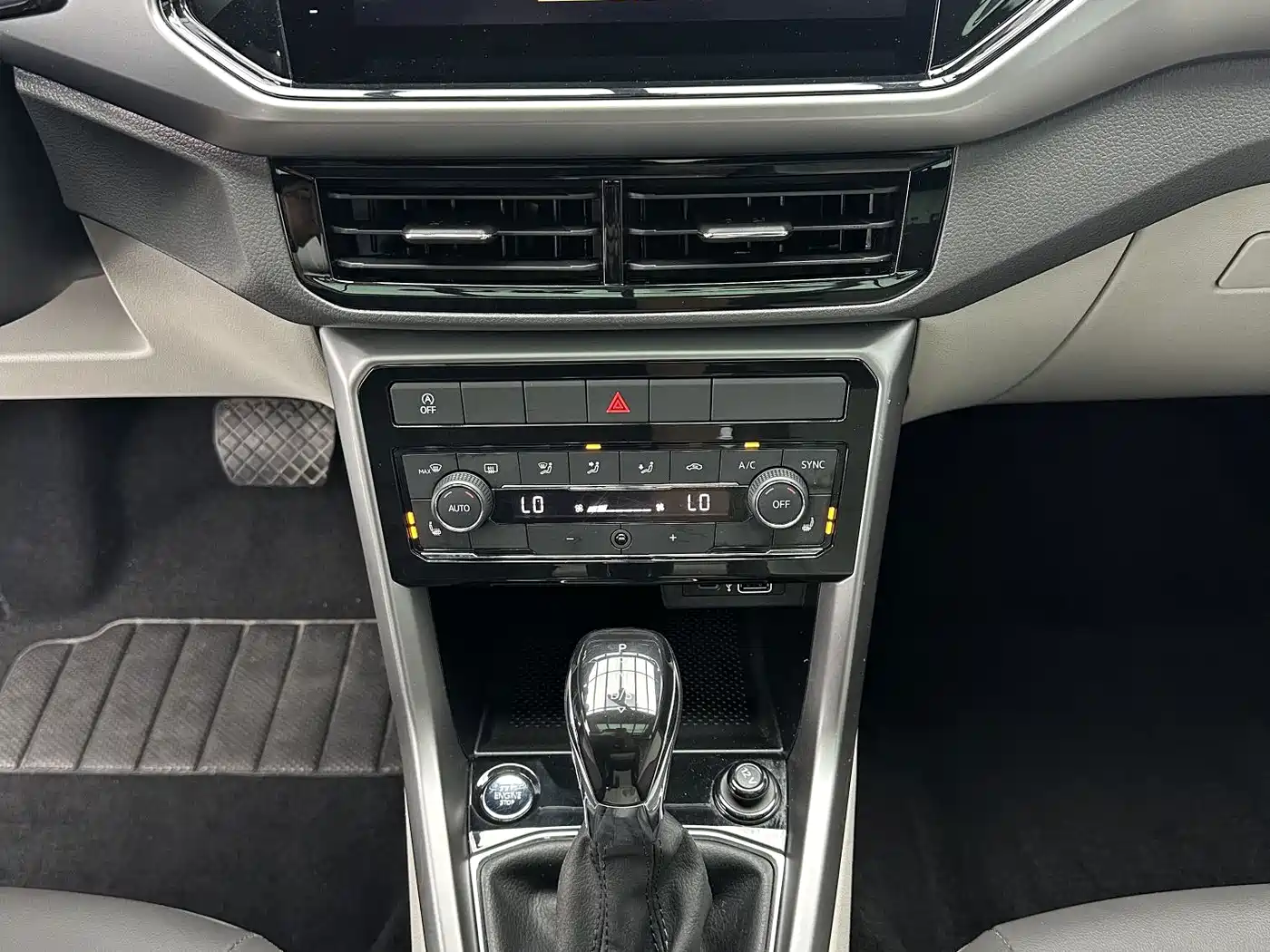 Volkswagen T-Cross 2022 2023 280TSI DSG Luxury Edition