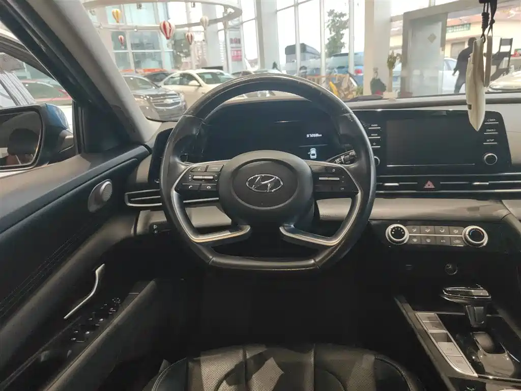 Hyundai Elantra 2021 1.5L CVT GLX Elite Edition фото 11