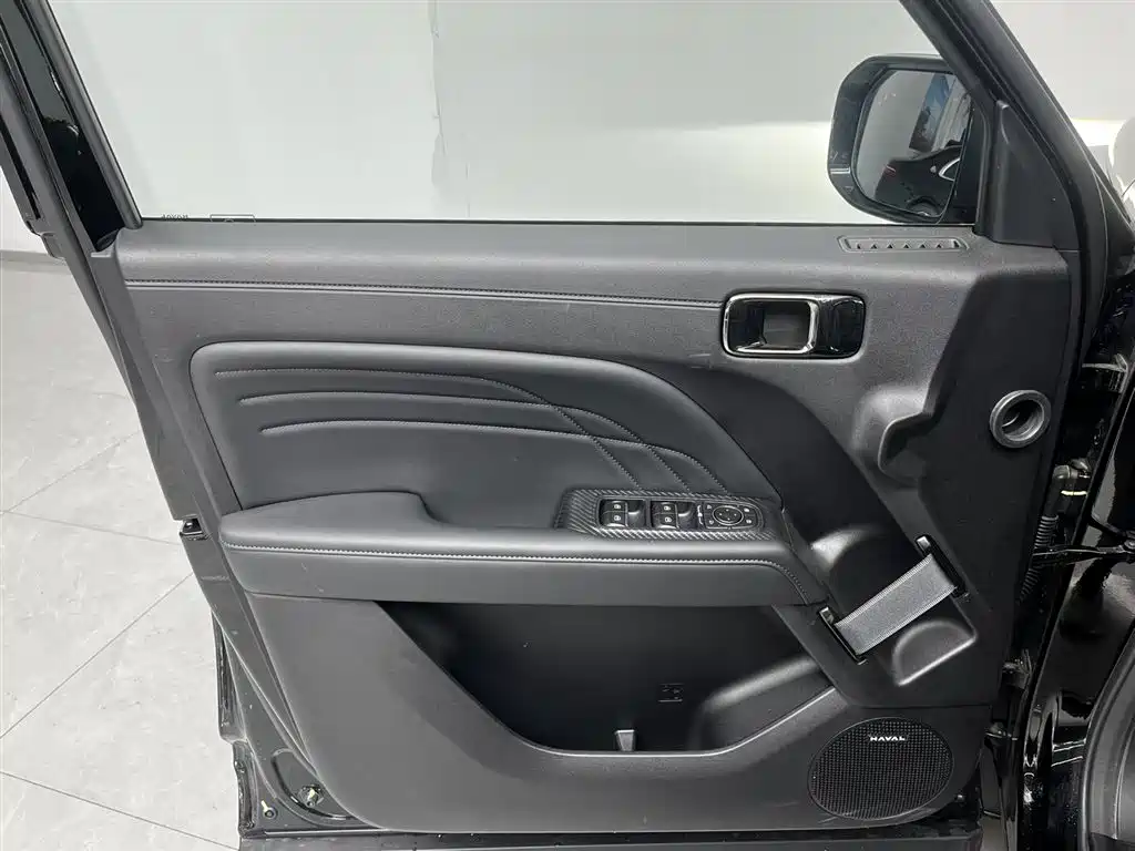 Haval Meng Long NEV 2026 Hi4 102 Premium фото 11