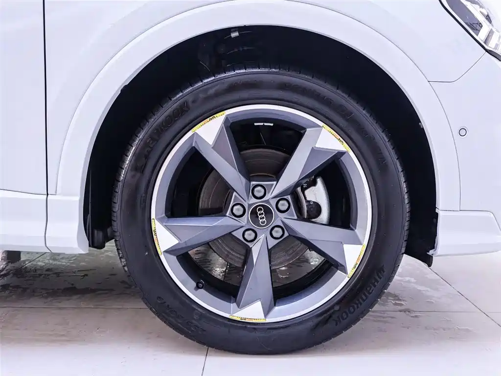 Audi Q3 2024 35 TFSI Fashion Sport фото 6