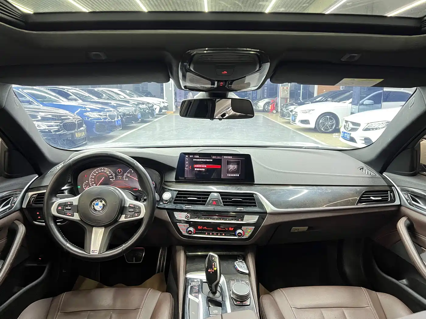 BMW 5 Series 2019 525Li M Sport Package фото 13