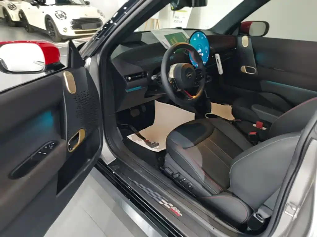 MINI Electric MINI JCW 2026 2025 Facelift JOHN COOPER WORKS