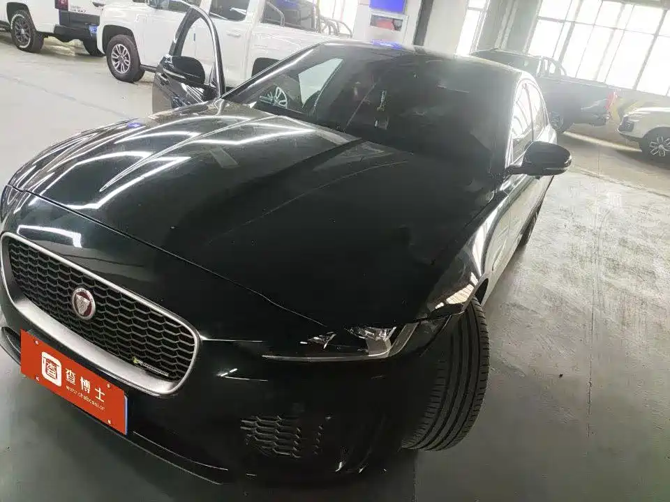 Фото 1 - Jaguar XEL