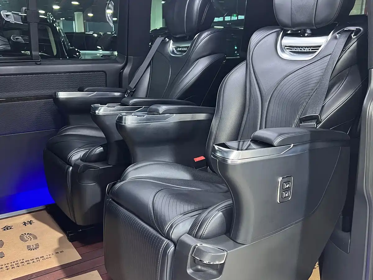 Volkswagen Multivan 2019 2.0TSI 4WD Premium 7-seater фото 12