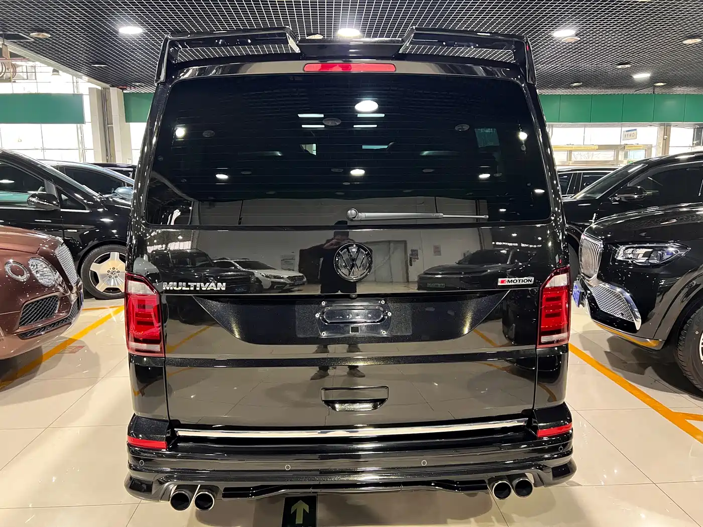 Volkswagen Multivan 2019 2.0TSI 4WD Premium 7-seater фото 17