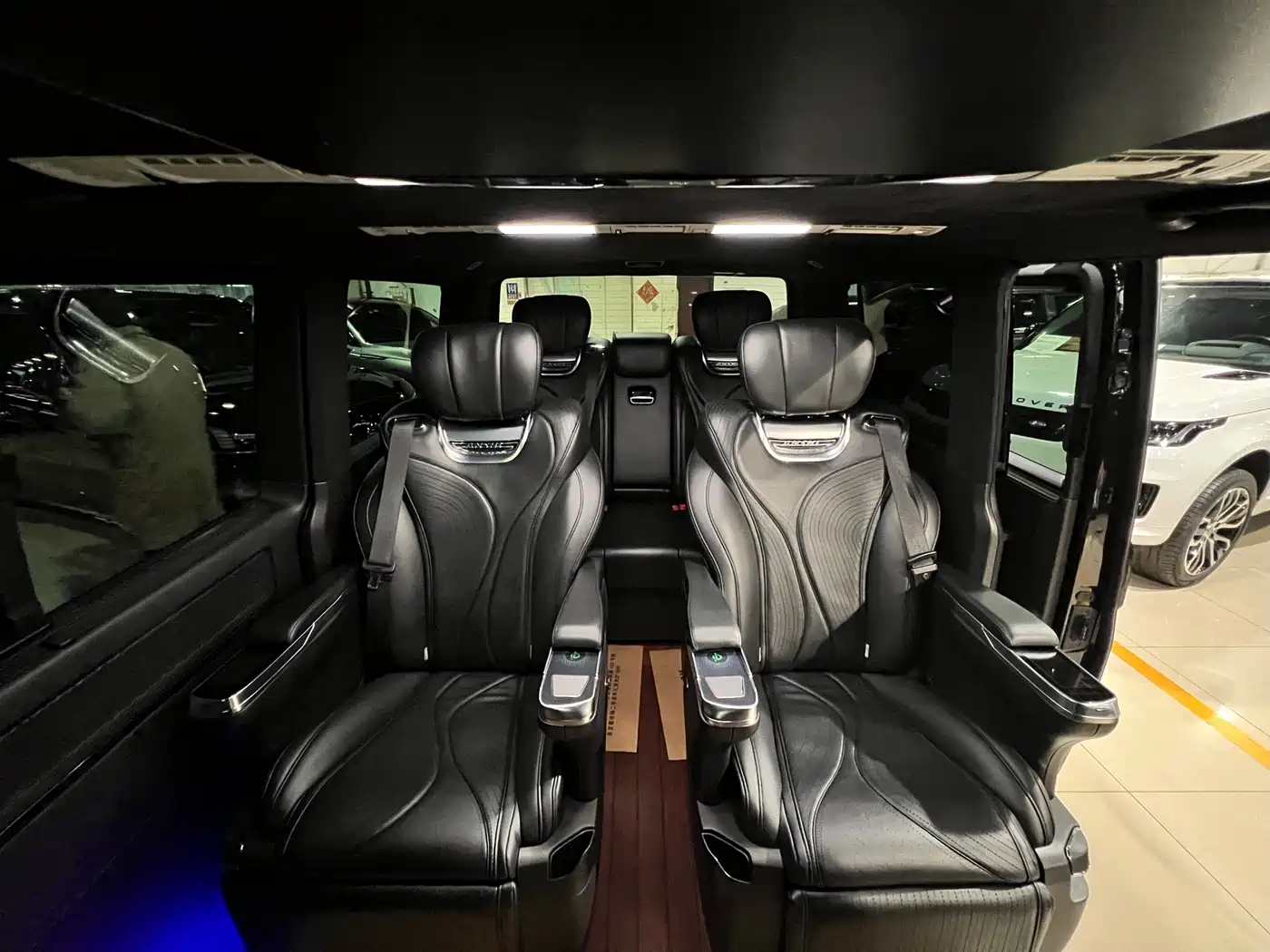 Volkswagen Multivan 2019 2.0TSI 4WD Premium 7-seater фото 14