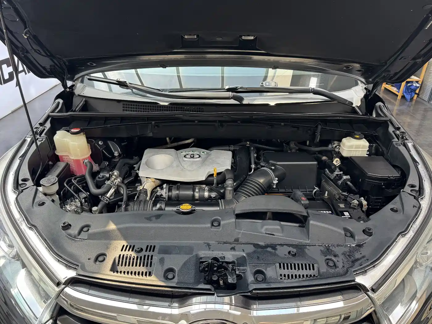 Photo 19 - Toyota Highlander