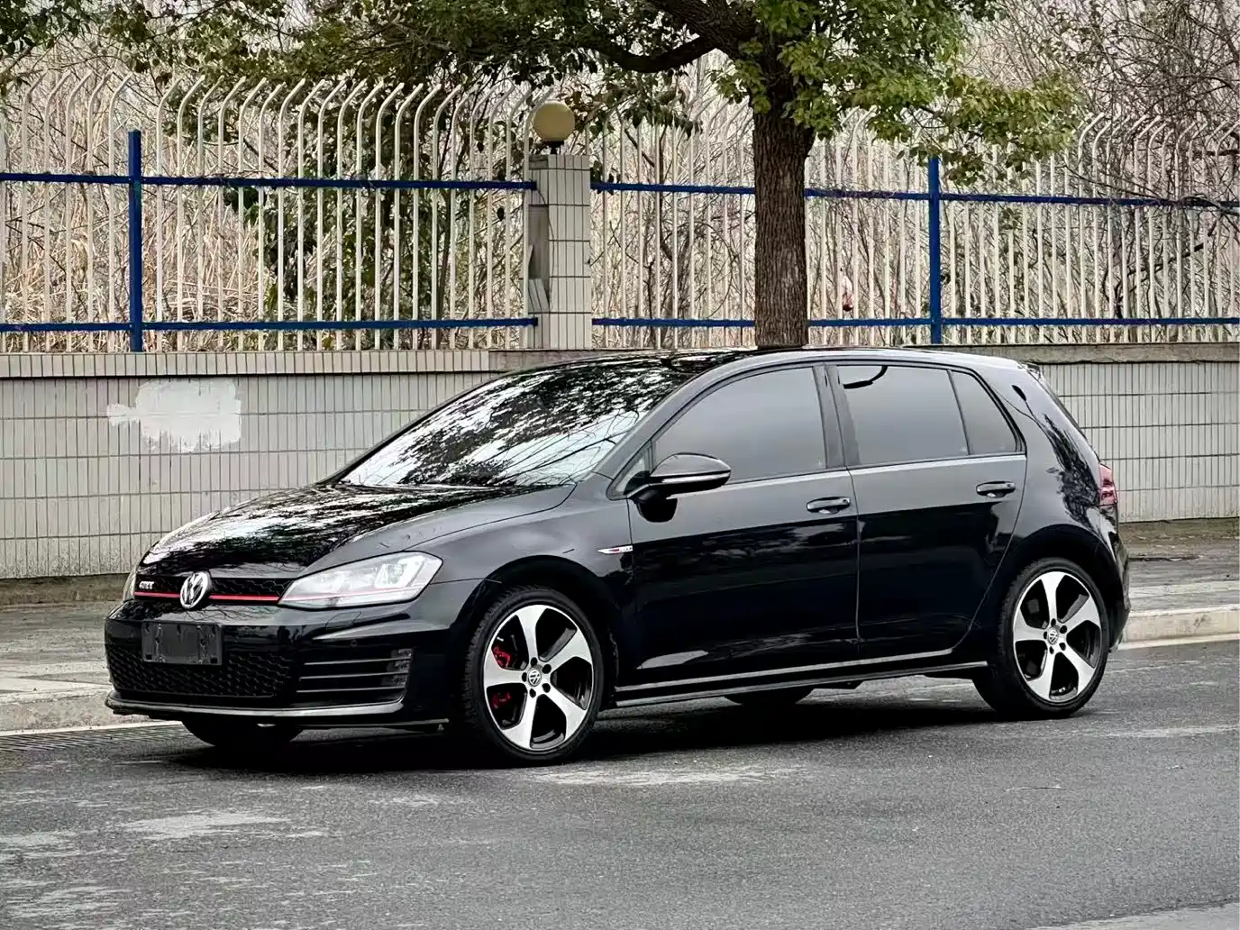 VOLKSWAGEN GOLF GTI