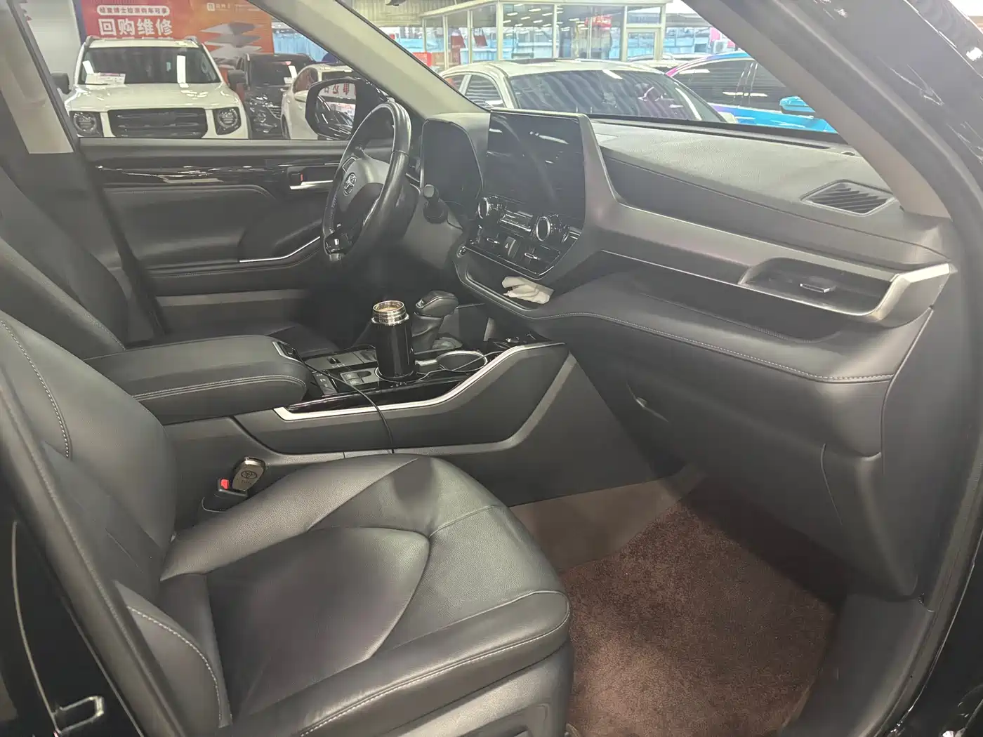TOYOTA HIGHLANDER