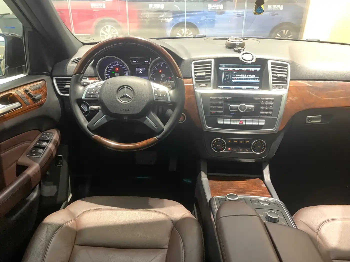 Mercedes-Benz M-Class 2014 ML 400 4MATIC Luxury фото 9
