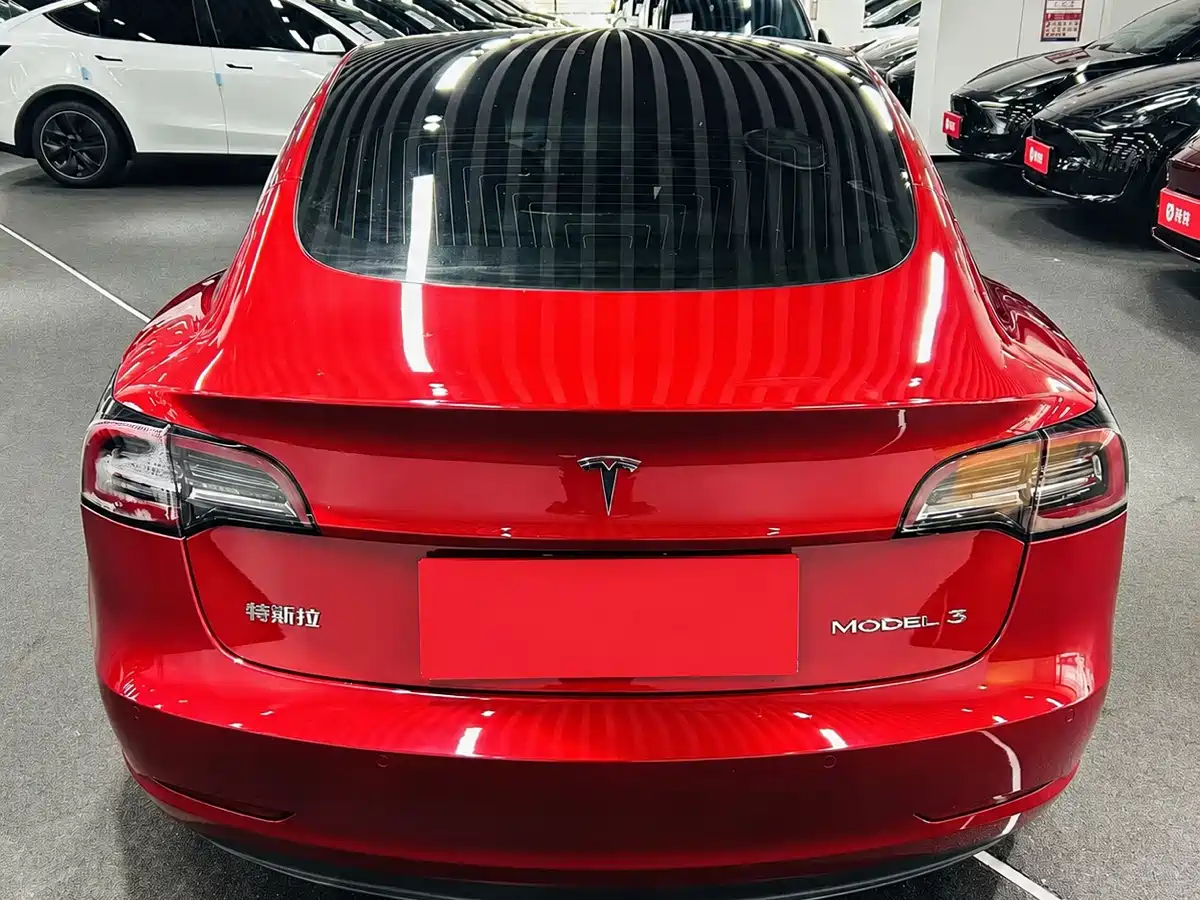 Фото 5 - Tesla Model 3