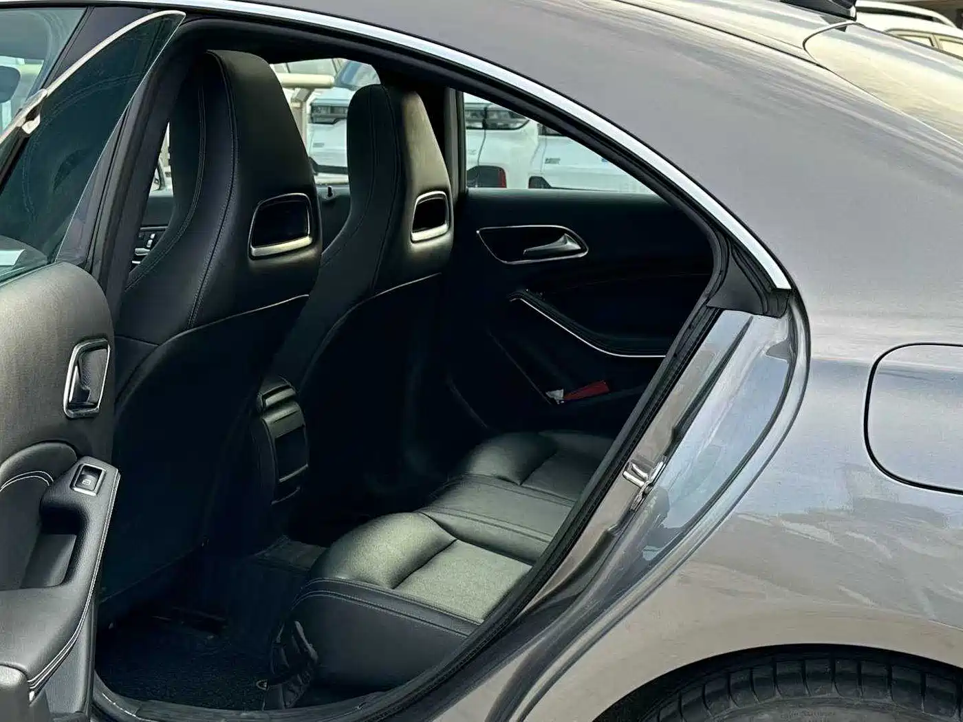 Photo 4 - Mercedes-Benz CLA (Import)