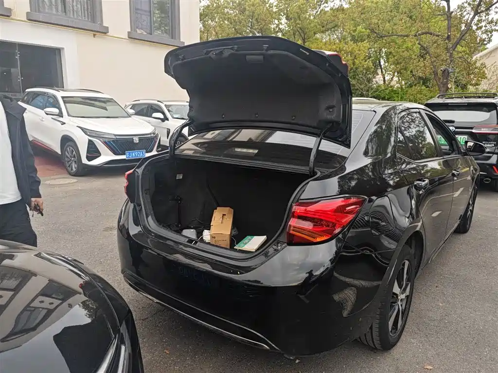 Toyota Levin Twin Engine E+ 2019 1.8PH V E-CVT Luxury Edition фото 15