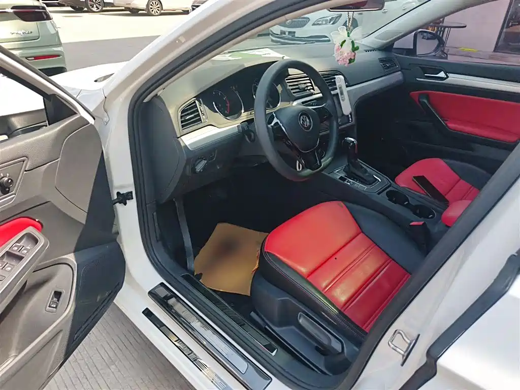 Volkswagen Lamando 2018 230TSI DSG Trend Edition фото 12