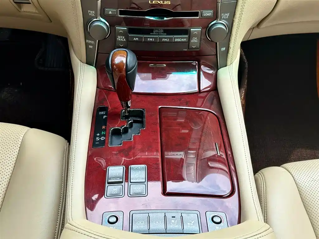 Lexus LS 2010 460L Premium Edition фото 20