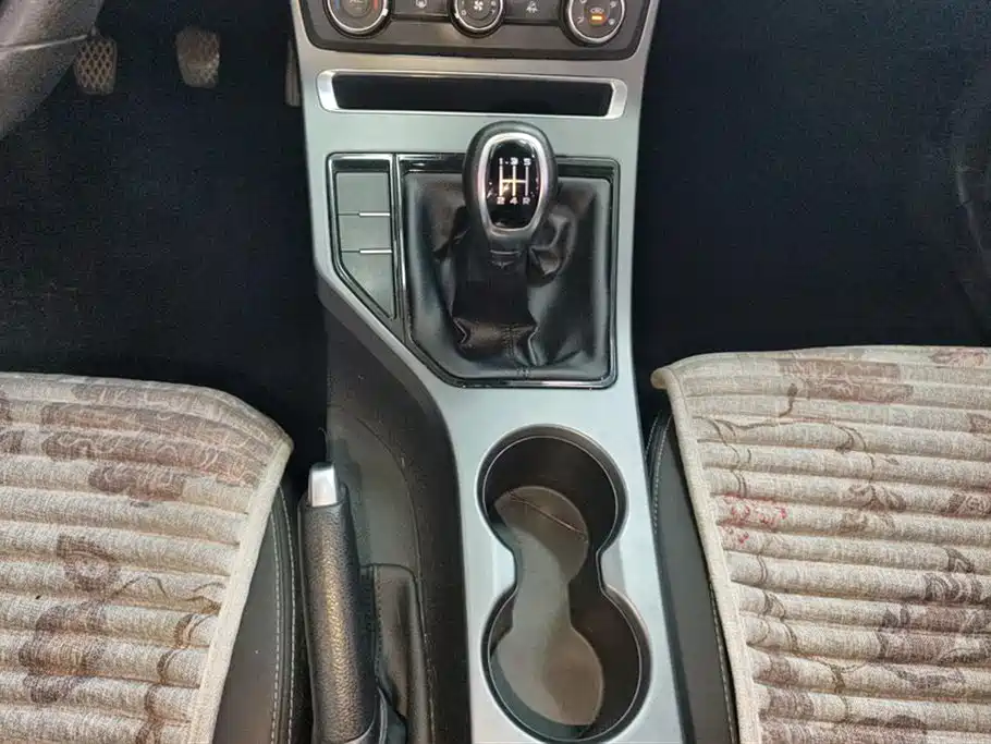 Фото 16 - Geely Emgrand