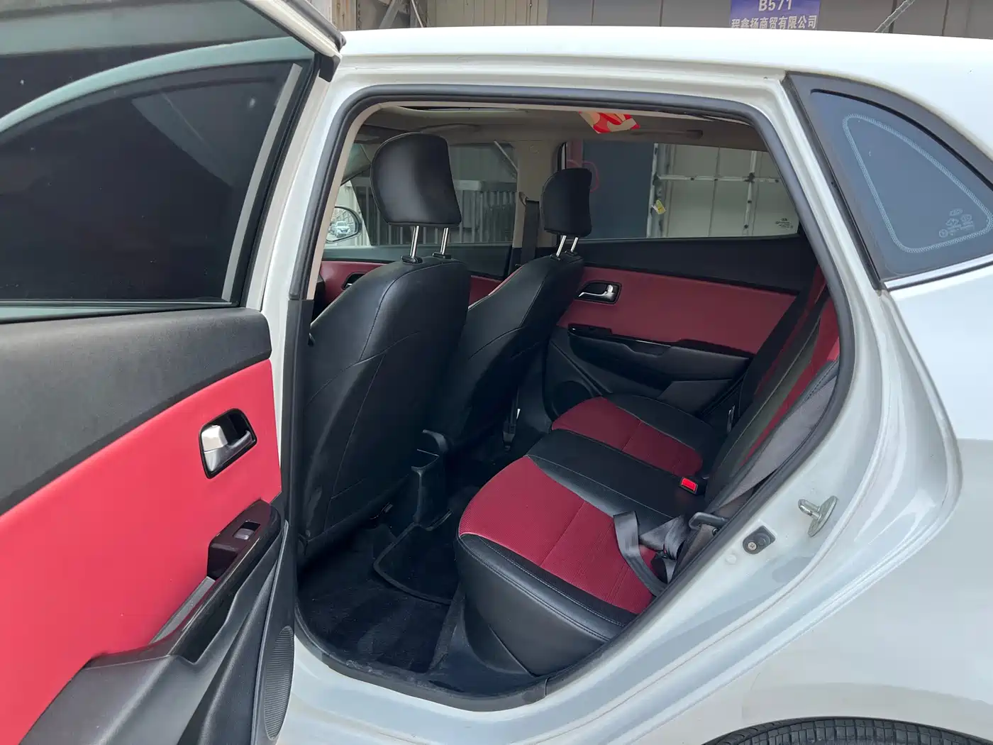 Kia K2 2015 Hatchback 1.4L AT GLS Cool Edition фото 8