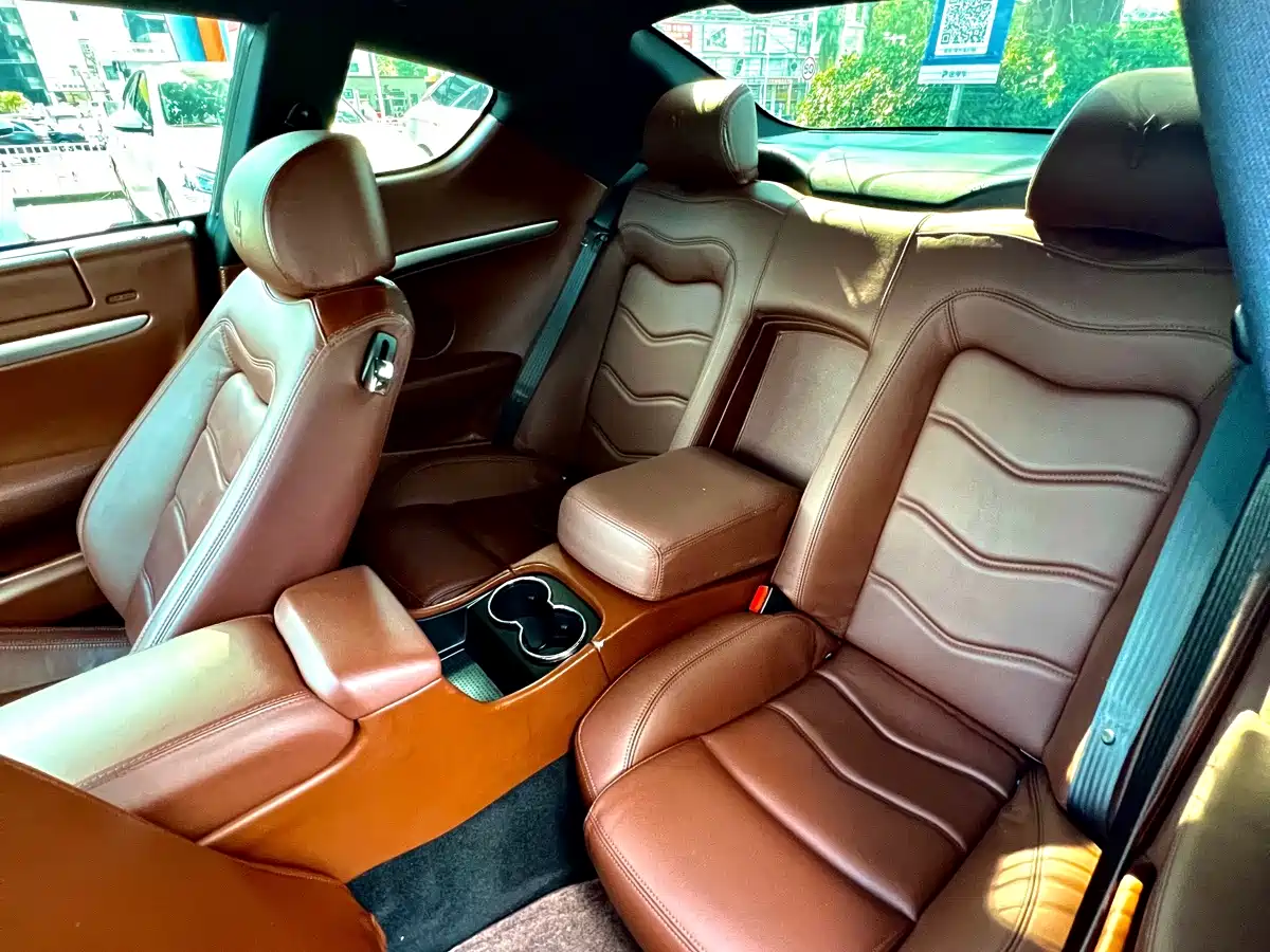 Maserati GranTurismo 2015 2007 4.2L Standard