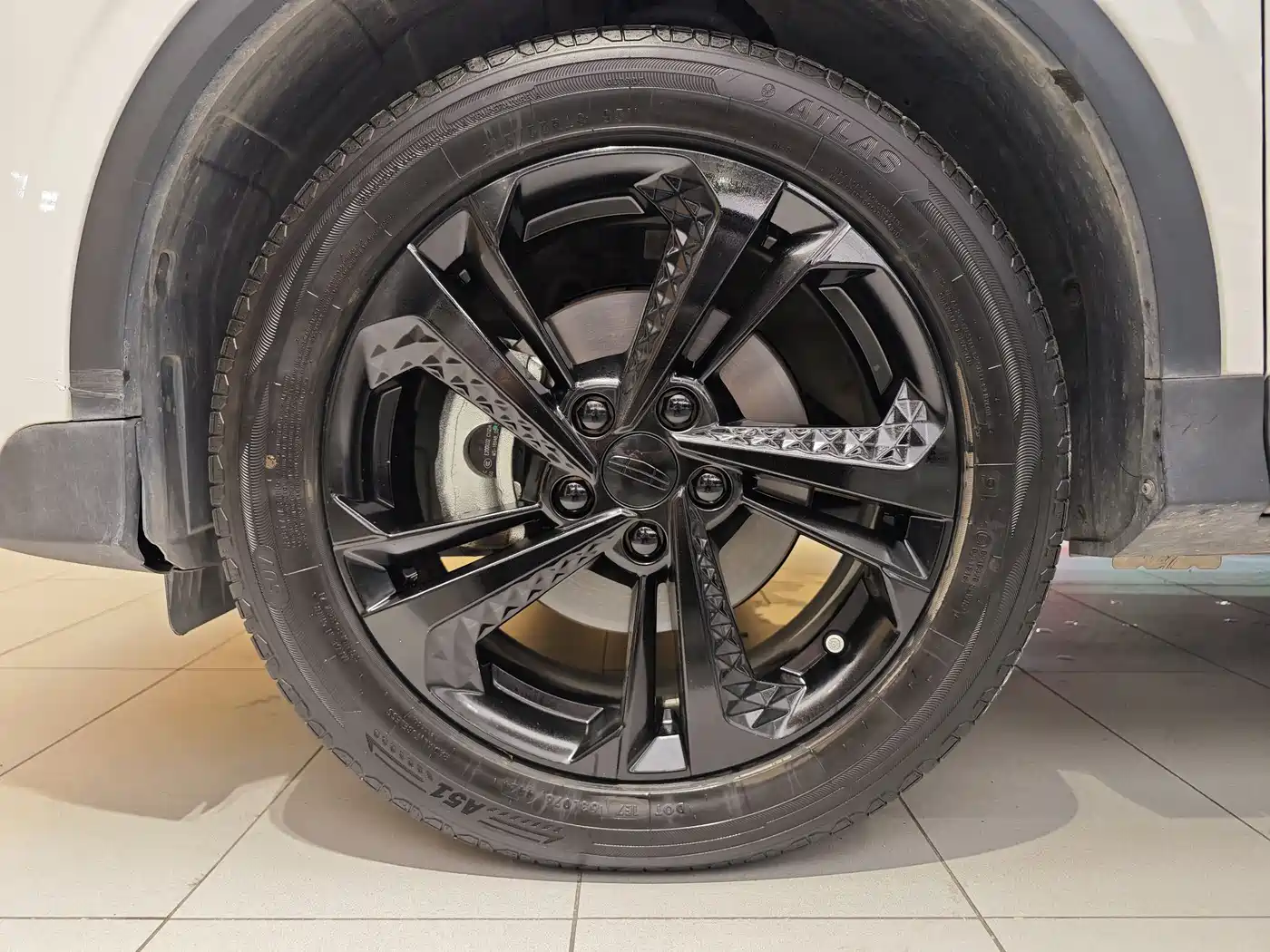 GEELY AUTOMOBILE BINYUE