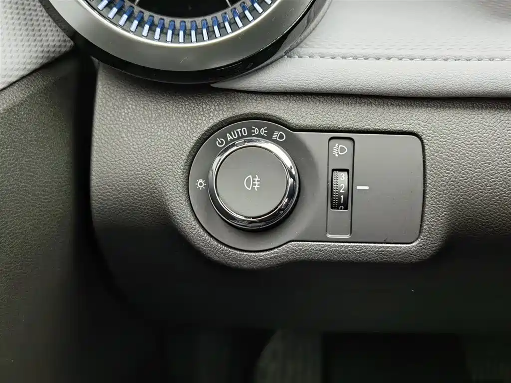 Chevrolet Monza 2023 1.5L Dual-Clutch Enjoyment Edition фото 21