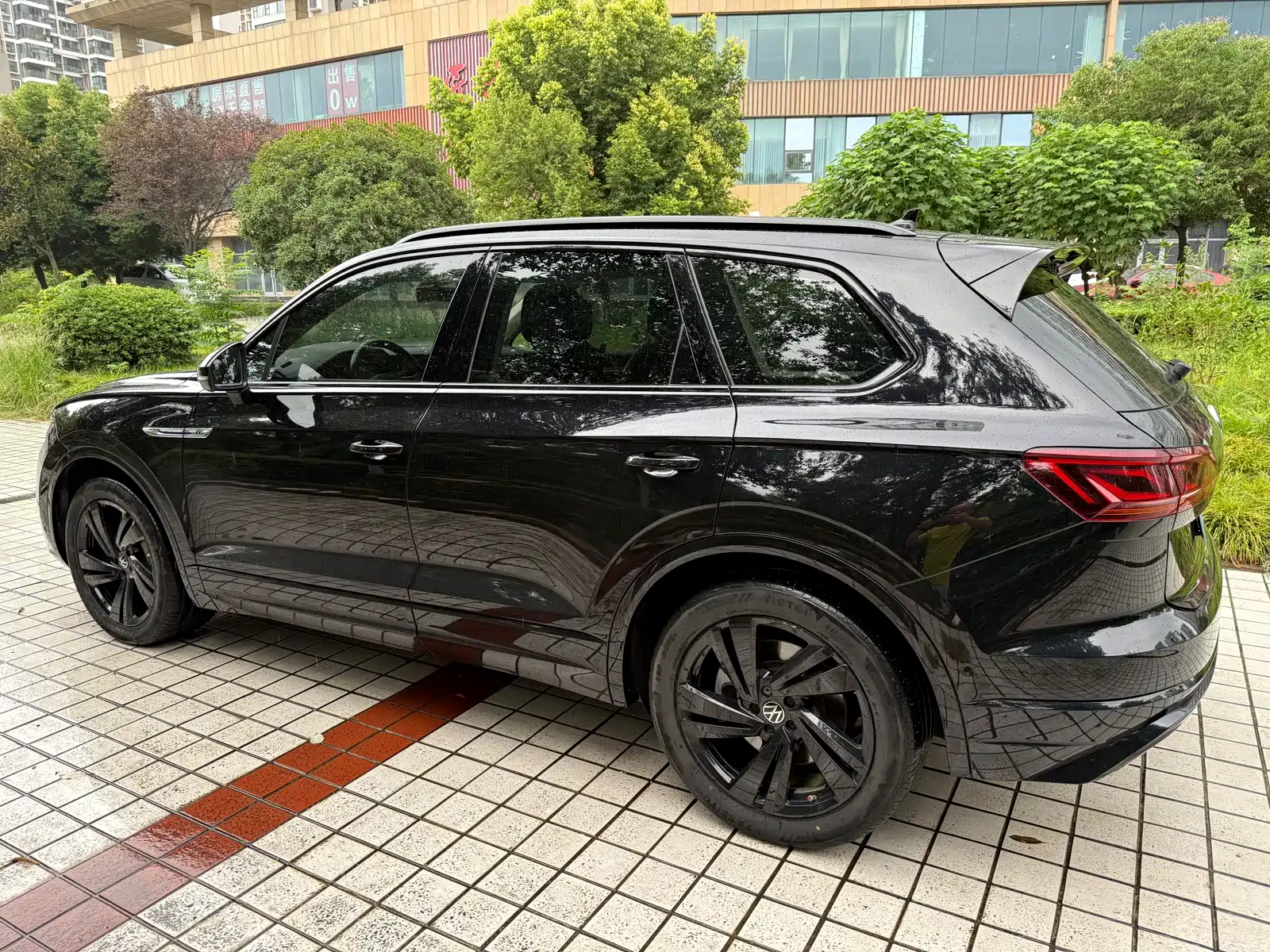 Фото 11 - Volkswagen Touareg