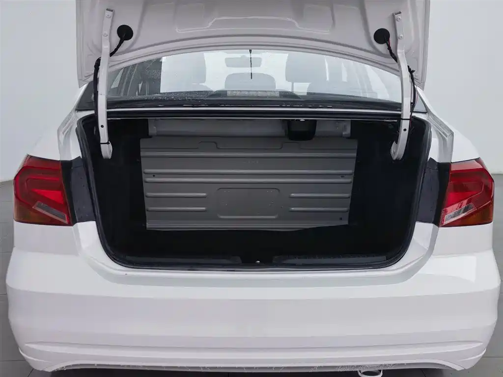 Volkswagen Jetta 2017 1.4L Manual Fashion фото 16