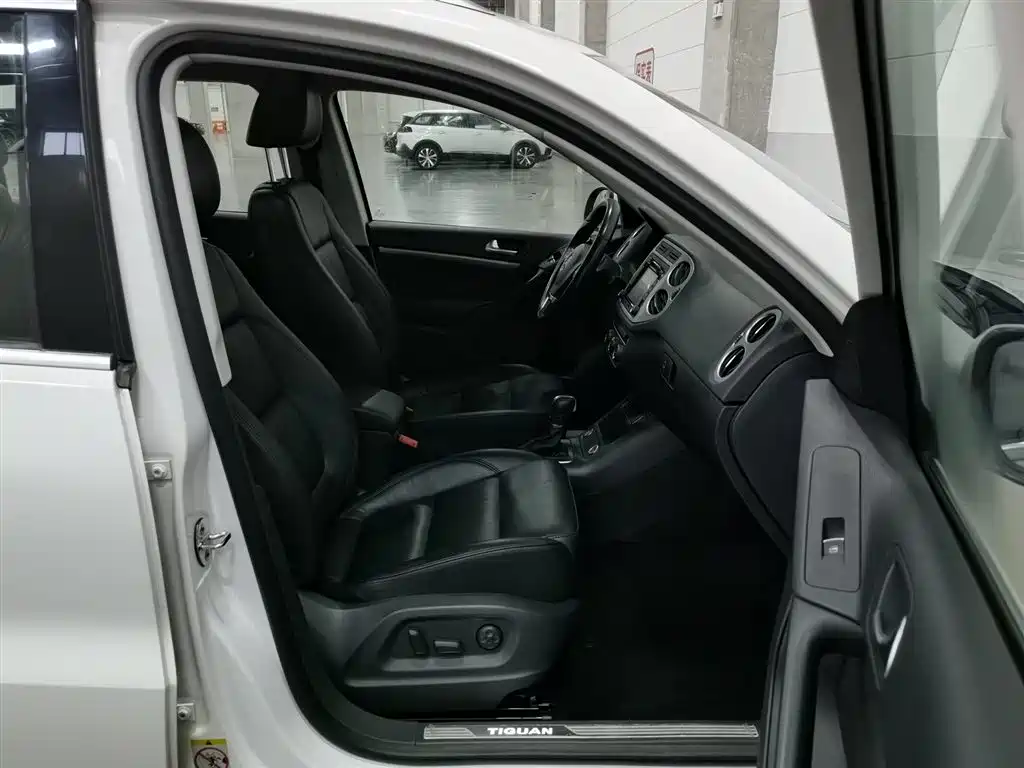 Volkswagen Tiguan 2015 1.8TSI Automatic 4WD Highline фото 23