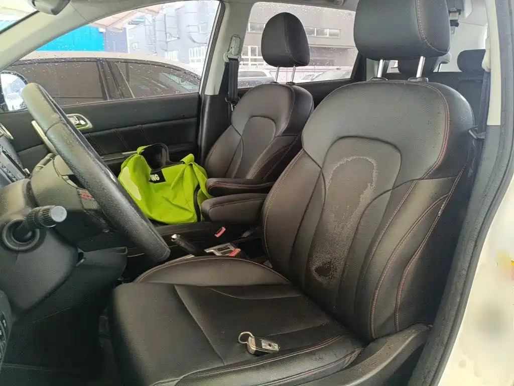 Photo 11 - Haval H6