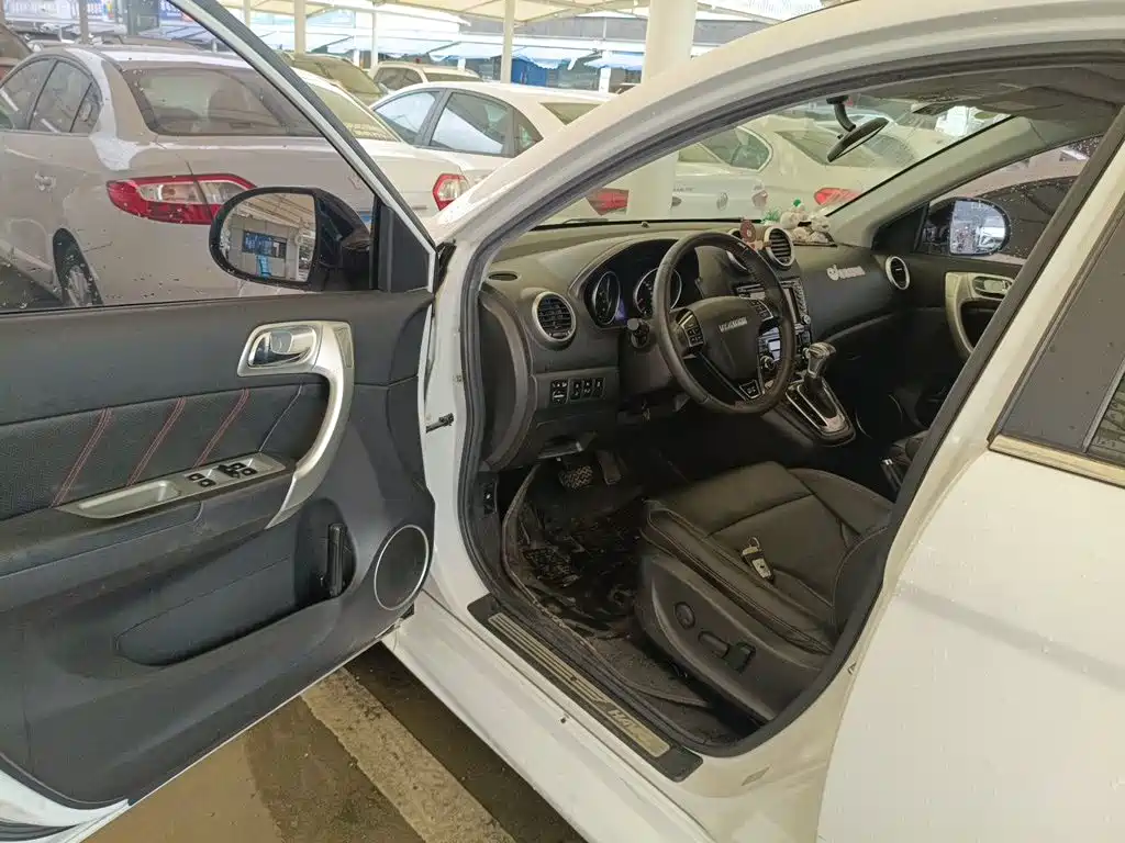 Photo 12 - Haval H6