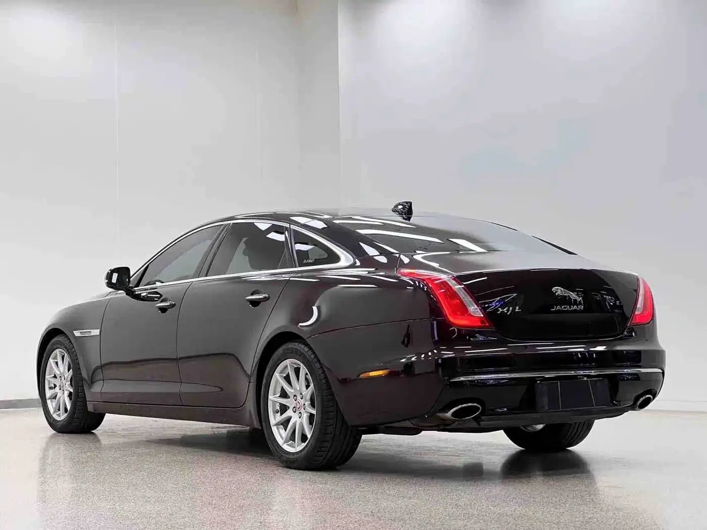 Jaguar XJ 2016 2016 XJL 2.0T 2WD Elegance Business Edition