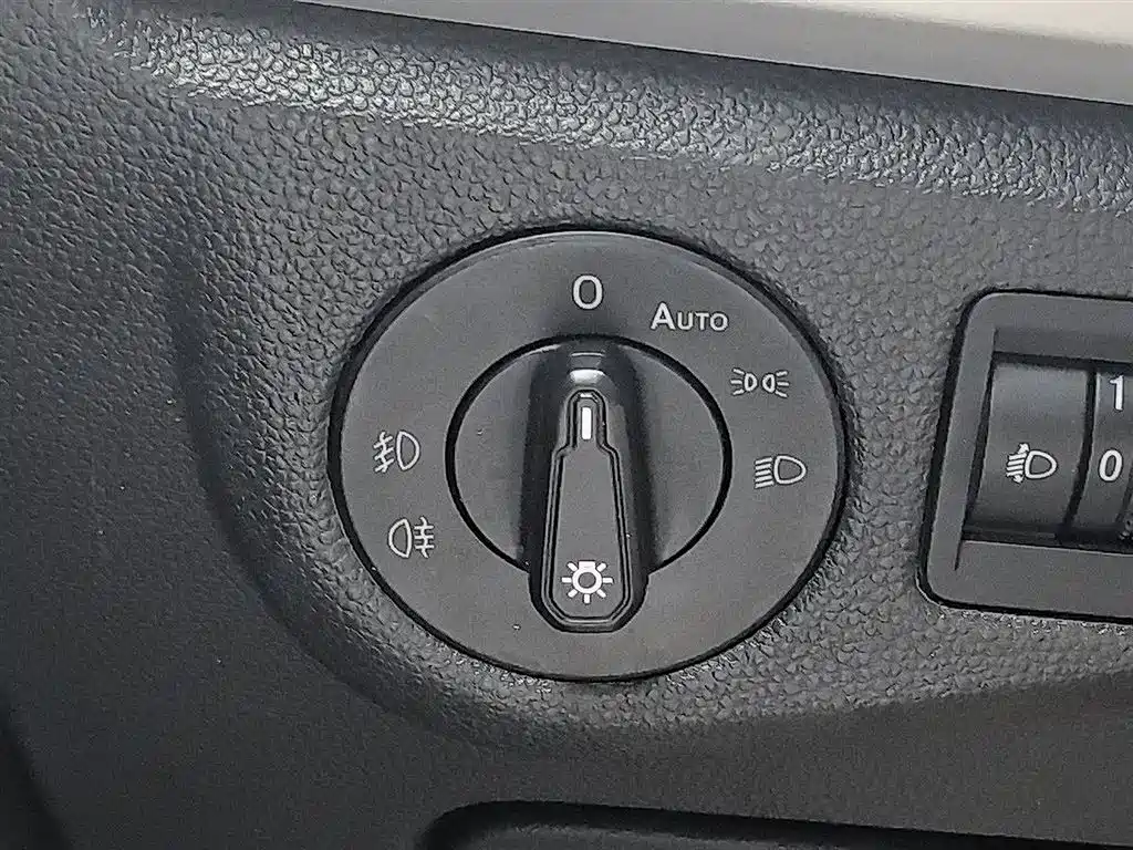 Volkswagen Lavida 2021 1.5L Automatic Vision Edition фото 21