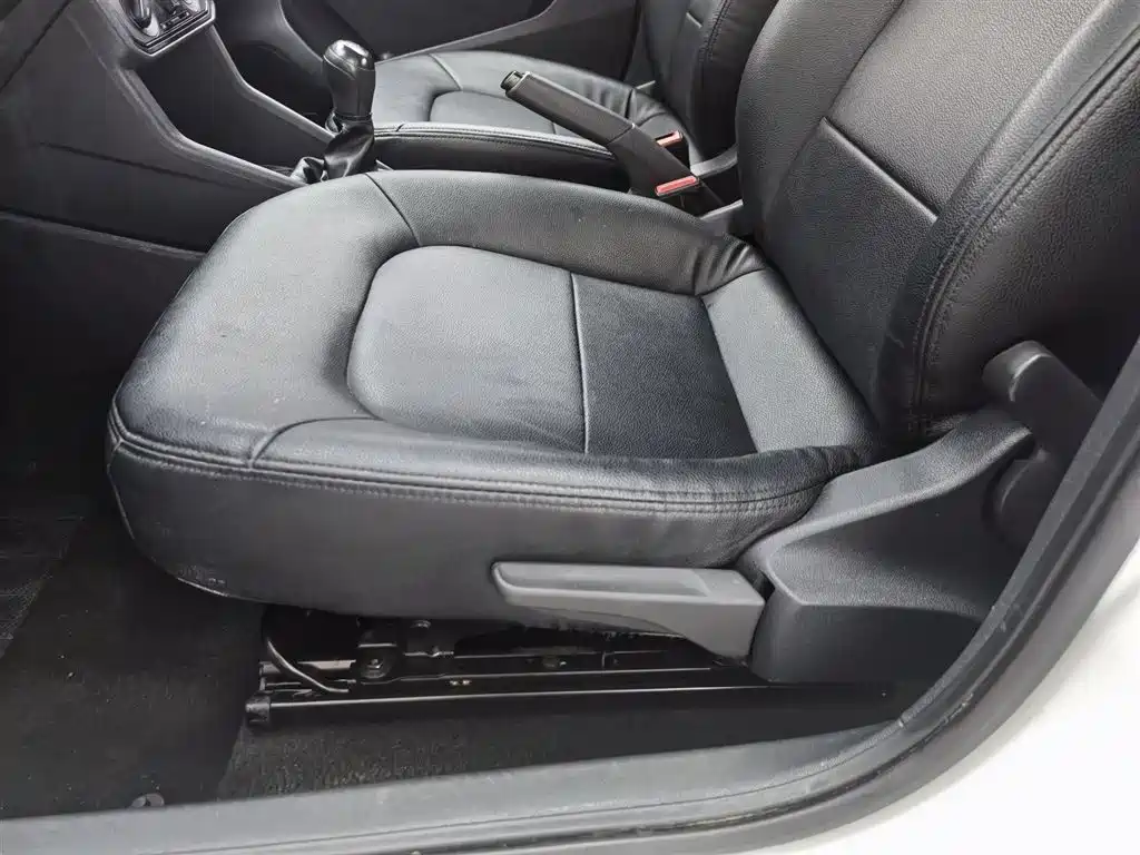 Volkswagen Jetta 2017 1.4L Manual Fashion фото 20