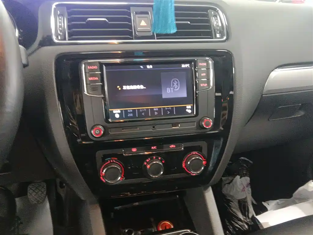 Volkswagen Sagitar 2018 1.6L Manual Comfort фото 13