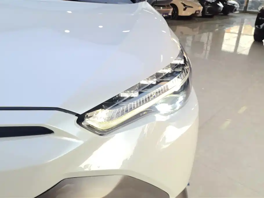 Toyota Frontlander 2023 2.0L CVT Luxury Edition фото 5