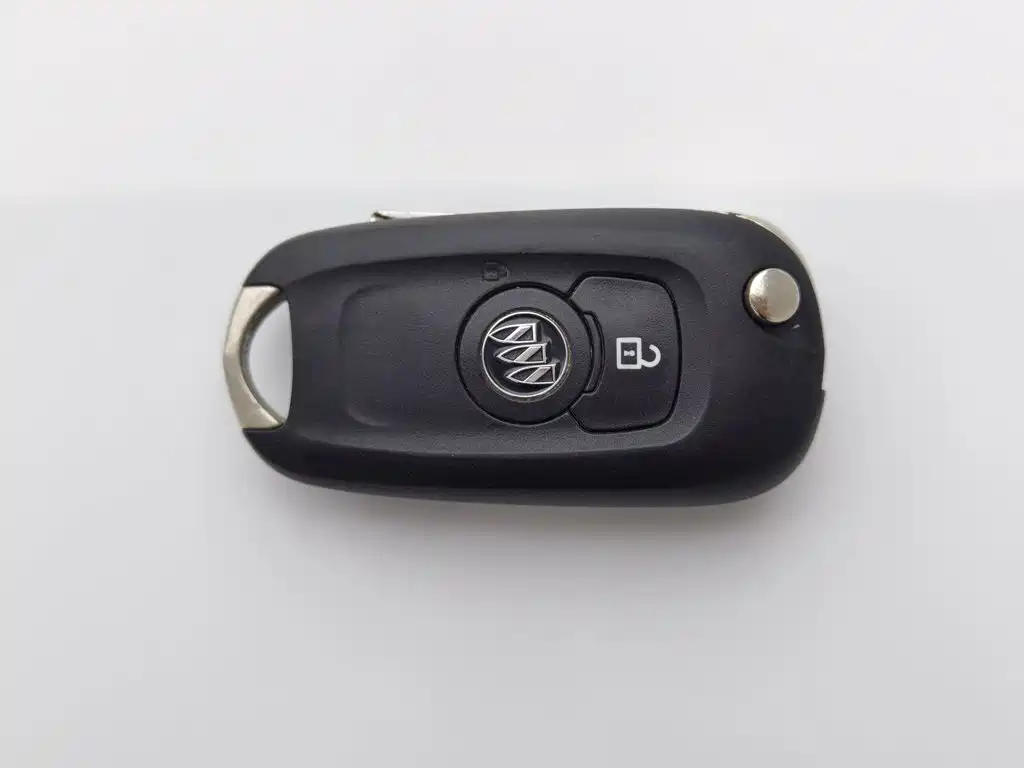 Photo 19 - Buick Verano
