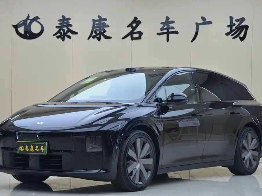 Li Auto i6 2026 2025 4WD Base Model