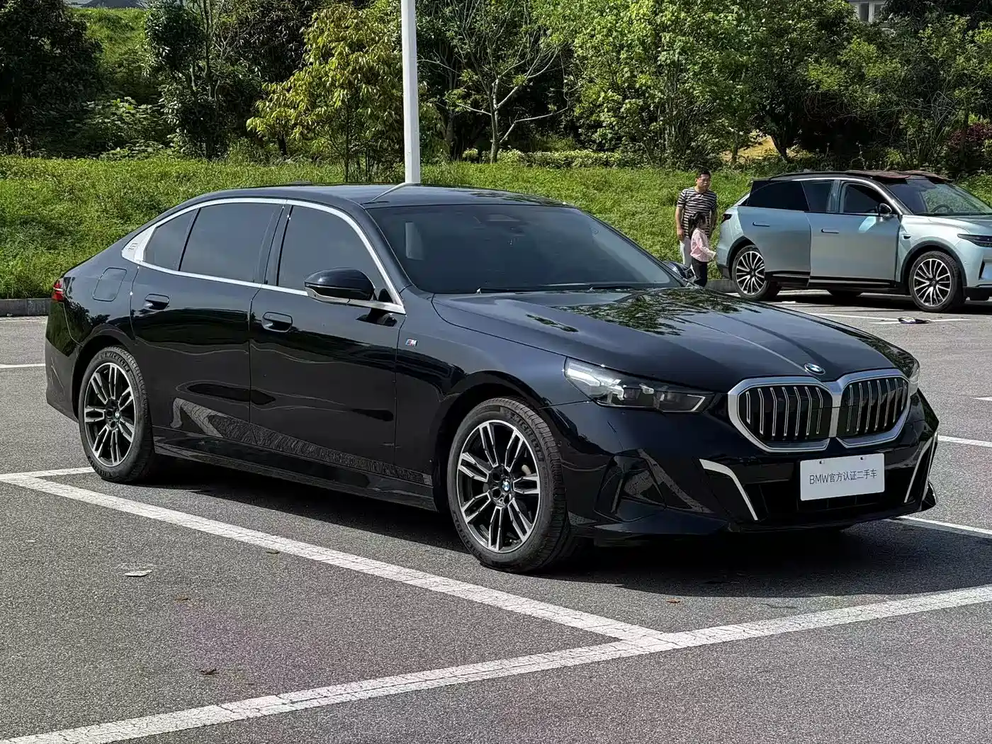 BMW 5 Series 2024 530Li Leading M Sport Package фото 12