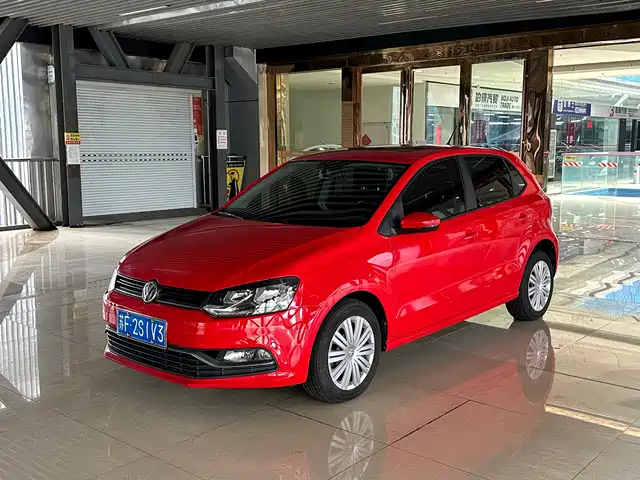 VOLKSWAGEN POLO