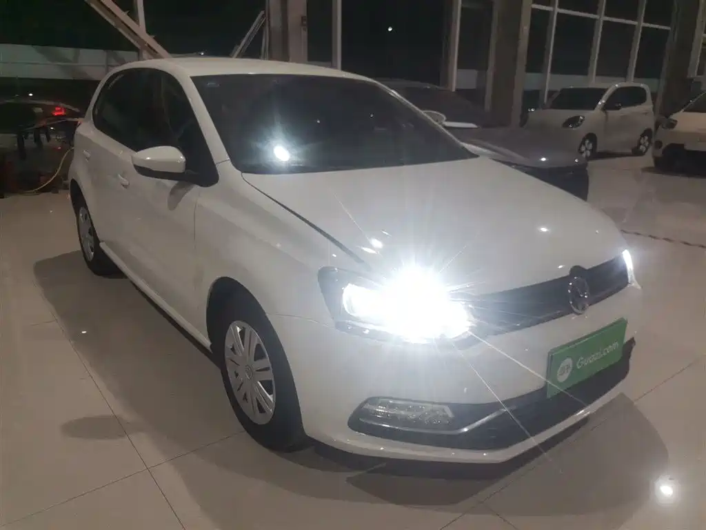 Volkswagen Polo 2016 1.4L Automatic Trend фото 4